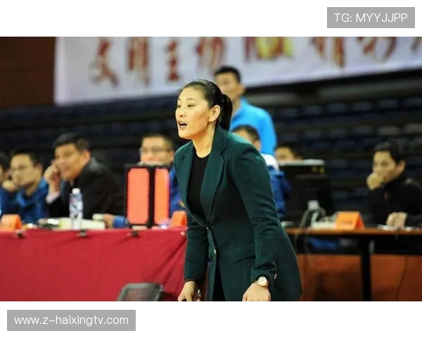 李昕回应与巩晓彬昔日恋情 两位优秀人士彼此欣赏情愫自然生成