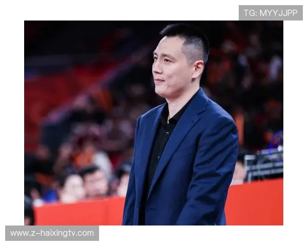 还能归来吗 血布晒与上海主帅卢伟及翻译合影引发热议 还能归来吗 血布晒与上海主帅卢伟及翻译合影引发热议